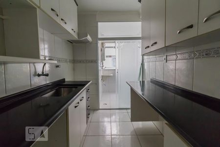 Cozinha de apartamento para alugar com 2 quartos, 51m² em Picanço, Guarulhos