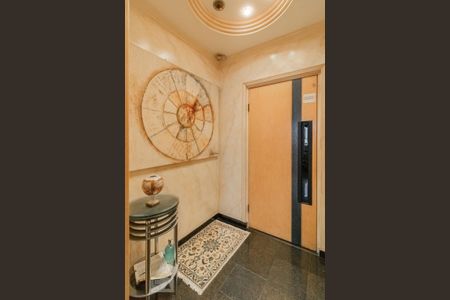 Apartamento para alugar com 300m², 4 quartos e 4 vagas Apartamento para alugar com 300m², 4 quartos e 4 vagasHall do Andar