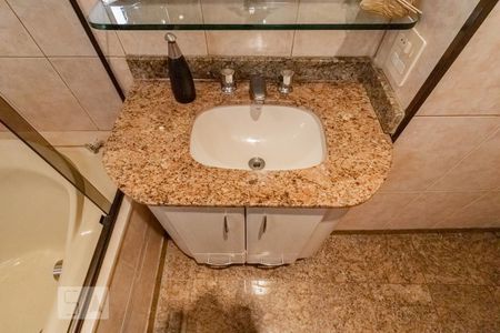 Apartamento para alugar com 300m², 4 quartos e 4 vagas Apartamento para alugar com 300m², 4 quartos e 4 vagasBanheiro da Suíte 2