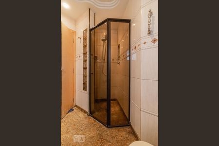 Apartamento para alugar com 300m², 4 quartos e 4 vagas Apartamento para alugar com 300m², 4 quartos e 4 vagasBanheiro da Suíte 1