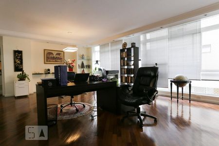 Sala de apartamento à venda com 3 quartos, 193m² em Cerqueira César, São Paulo