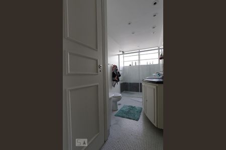 Banheiro de apartamento à venda com 3 quartos, 193m² em Cerqueira César, São Paulo