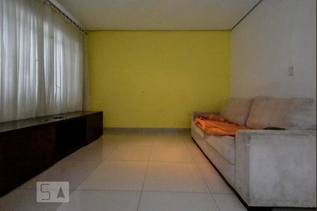 Sala de casa à venda com 4 quartos, 117m² em Jardim Aeroporto, São Paulo