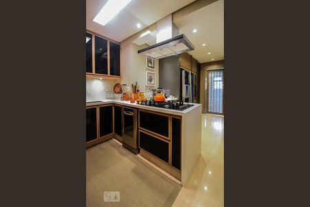 Cozinha de apartamento à venda com 2 quartos, 121m² em Vila Cordeiro, São Paulo