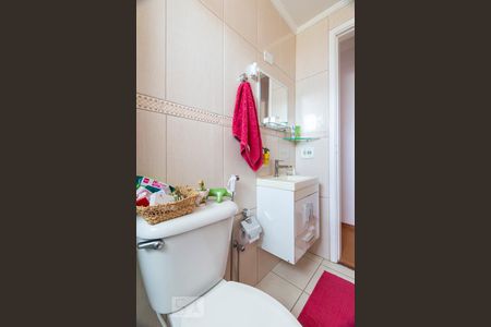 Banheiro social de apartamento à venda com 2 quartos, 49m² em Vila do Encontro, São Paulo