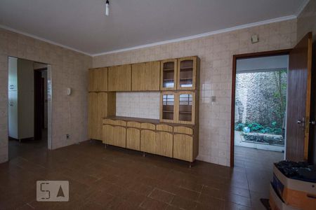 Casa à venda com 335m², 4 quartos e 3 vagas Casa à venda com 335m², 4 quartos e 3 vagasCopa