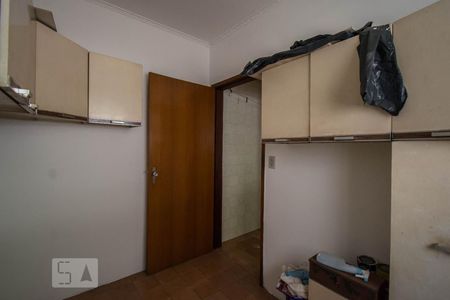 Casa à venda com 335m², 4 quartos e 3 vagas Casa à venda com 335m², 4 quartos e 3 vagasQuarto de serviço