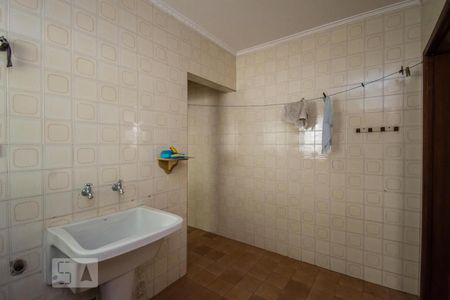 Casa à venda com 335m², 4 quartos e 3 vagas Casa à venda com 335m², 4 quartos e 3 vagasÁrea de serviço