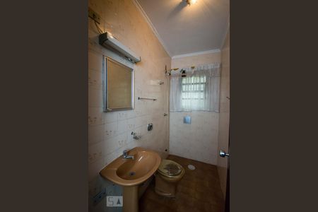 Casa à venda com 335m², 4 quartos e 3 vagas Casa à venda com 335m², 4 quartos e 3 vagasBanheiro - suíte