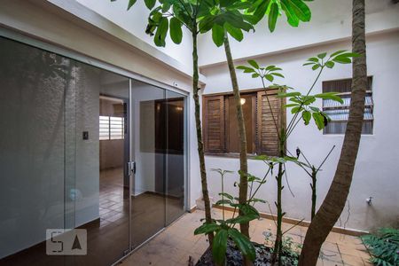 Casa à venda com 335m², 4 quartos e 3 vagas Casa à venda com 335m², 4 quartos e 3 vagasJardim de inverno