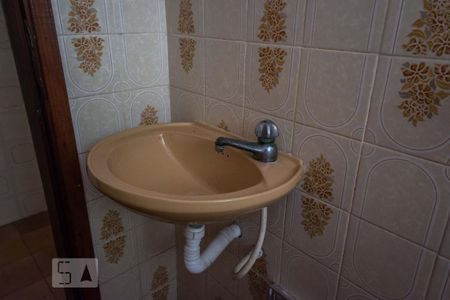 Casa à venda com 335m², 4 quartos e 3 vagas Casa à venda com 335m², 4 quartos e 3 vagasBanheiro de serviço