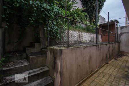 Casa à venda com 335m², 4 quartos e 3 vagas Casa à venda com 335m², 4 quartos e 3 vagasÁrea externa