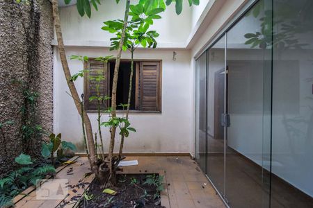 Casa à venda com 335m², 4 quartos e 3 vagas Casa à venda com 335m², 4 quartos e 3 vagasJardim de inverno