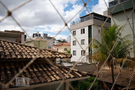 Sala (Vista) de apartamento para alugar com 4 quartos, 106m² em Castelo, Belo Horizonte