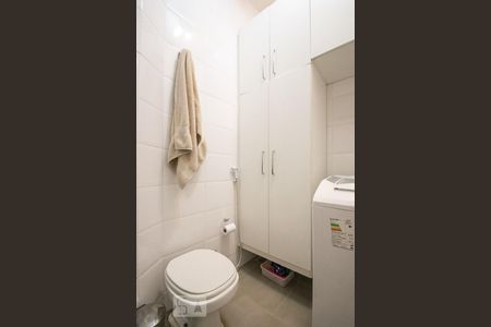 Banheiro de apartamento à venda com 1 quarto, 35m² em Catete, Rio de Janeiro