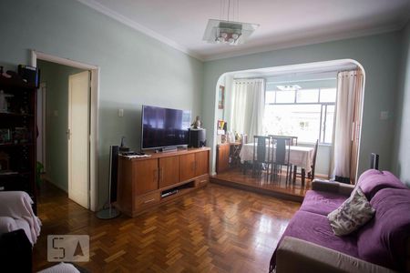 Apartamento à venda com 130m², 3 quartos e sem vagaSala