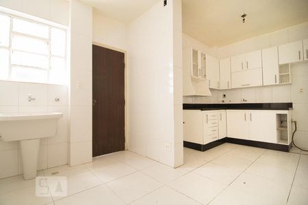 Cozinha de apartamento para alugar com 4 quartos, 80m² em Santo Antônio, Belo Horizonte