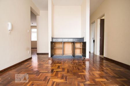 Sala 2 de apartamento para alugar com 4 quartos, 80m² em Santo Antônio, Belo Horizonte