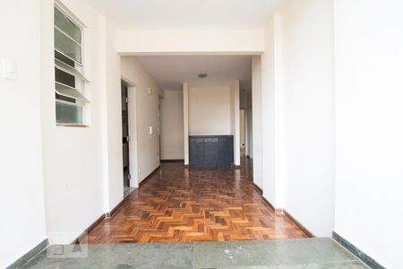 Sala 2 de apartamento para alugar com 4 quartos, 80m² em Santo Antônio, Belo Horizonte