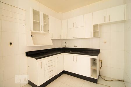 Cozinha de apartamento para alugar com 4 quartos, 80m² em Santo Antônio, Belo Horizonte