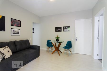 Sala de apartamento para alugar com 1 quarto, 45m² em Cambuí, Campinas