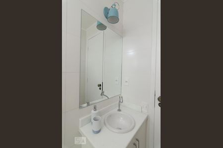 Banheiro de apartamento para alugar com 1 quarto, 45m² em Cambuí, Campinas