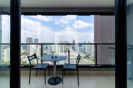 Varanda de kitnet/studio para alugar com 1 quarto, 38m² em Campo Belo, São Paulo