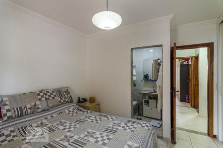 Quarto 1 de casa para alugar com 3 quartos, 111m² em Fernão Dias, Belo Horizonte