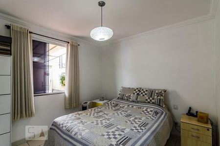 Quarto 1 de casa para alugar com 3 quartos, 111m² em Fernão Dias, Belo Horizonte