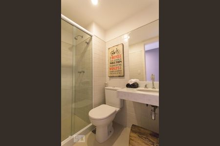 Banheiro de apartamento para alugar com 2 quartos, 68m² em Jacarepaguá, Rio de Janeiro