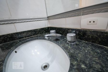 Banheiro de apartamento à venda com 3 quartos, 90m² em Glória, Rio de Janeiro