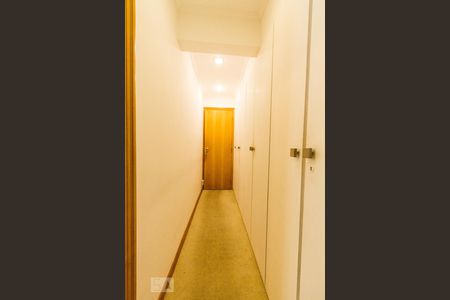Corredor - Closet - Suite de apartamento à venda com 3 quartos, 120m² em Leblon, Rio de Janeiro