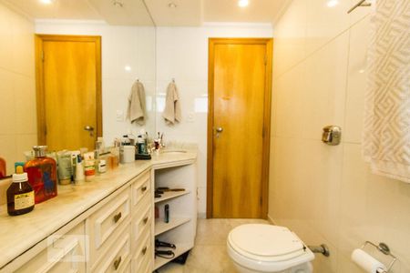 Banheiro - Suite de apartamento à venda com 3 quartos, 120m² em Leblon, Rio de Janeiro
