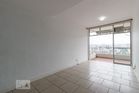 Sala de apartamento para alugar com 1 quarto, 70m² em Barra da Tijuca, Rio de Janeiro