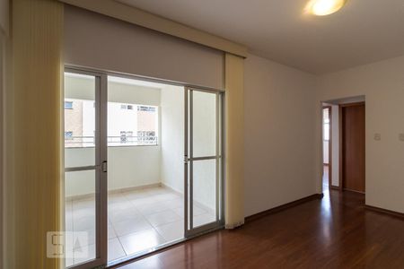 Sala de apartamento para alugar com 3 quartos, 116m² em Ouro Preto, Belo Horizonte