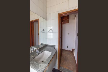 Banheiro suíte de casa à venda com 3 quartos, 302m² em Santa Lúcia, Belo Horizonte