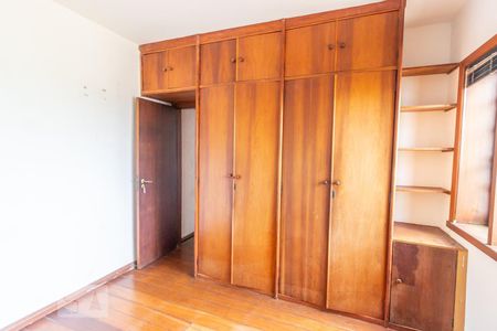 Quarto 03 com suíte de casa à venda com 3 quartos, 302m² em Santa Lúcia, Belo Horizonte