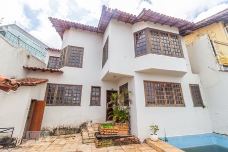 Fachada fundos de casa à venda com 3 quartos, 302m² em Santa Lúcia, Belo Horizonte