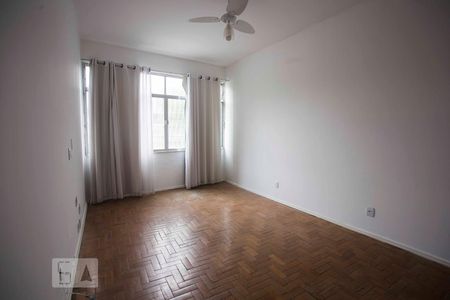 sala de apartamento para alugar com 2 quartos, 70m² em Icaraí, Niterói