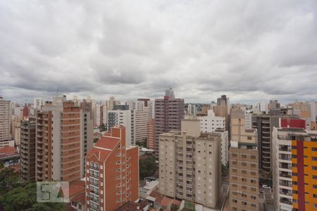 Vista da varanda de apartamento para alugar com 2 quartos, 49m² em Centro, Campinas