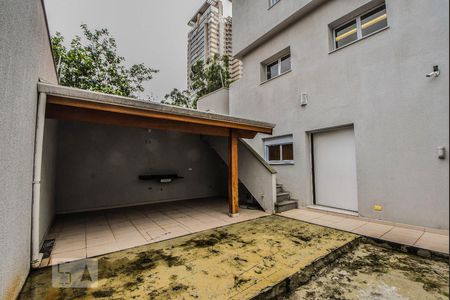 Área Externa de casa para alugar com 3 quartos, 250m² em Parque Colonial, São Paulo