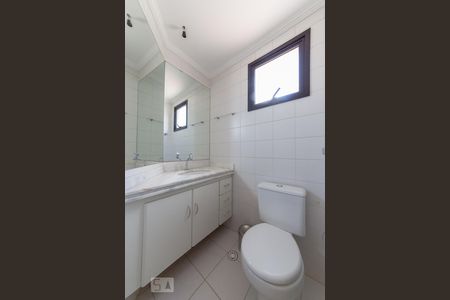Banheiro de apartamento para alugar com 1 quarto, 60m² em Centro, Campinas