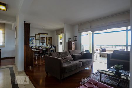 Apartamento à venda com 213m², 4 quartos e 4 vagasSala de Estar
