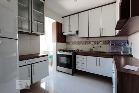 Cozinha de apartamento para alugar com 2 quartos, 56m² em Butantã, São Paulo