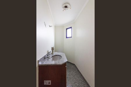 Lavabo de apartamento para alugar com 3 quartos, 137m² em Santana, São Paulo