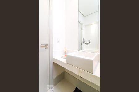 Banheiro Social de apartamento à venda com 3 quartos, 202m² em Copacabana, Rio de Janeiro