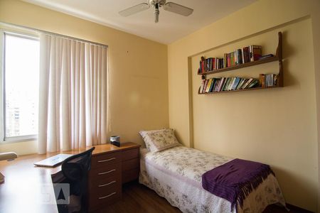 
Quarto de apartamento para alugar com 3 quartos, 90m² em Santo Antônio, Belo Horizonte