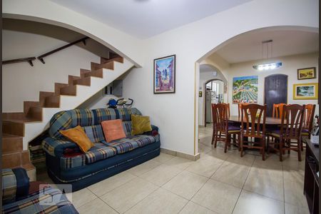 Sala de estar de casa à venda com 5 quartos, 200m² em Pinheiros, São Paulo
