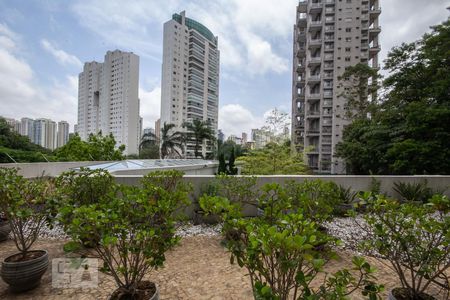 Sala (vista) de apartamento à venda com 1 quarto, 84m² em Parque do Morumbi, São Paulo