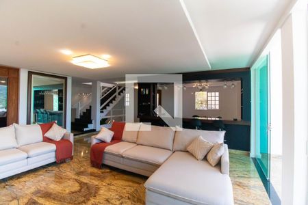 Sala de casa de condomínio à venda com 5 quartos, 480m² em São Francisco, Niterói